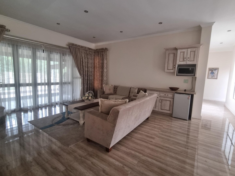 To Let 8 Bedroom Property for Rent in Xanadu North West